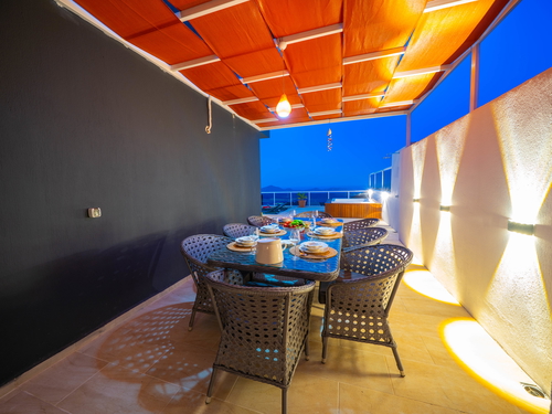  gece  -  Kasım
  | Kaş Sısla’da Jakuzili, Deniz Manzaralı Lüks Kiralık Villa – 6 Kişilik