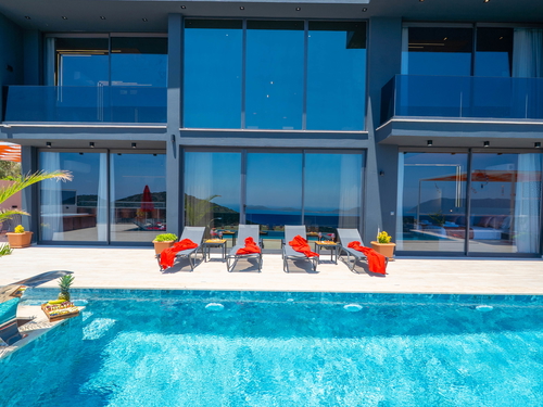 gece - Kasım
| Kaş Sısla’da Jakuzili, Deniz Manzaralı Lüks Kiralık Villa – 6 Kişilik