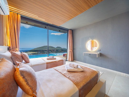  gece  -  Kasım
  | Kaş Sısla’da Jakuzili, Deniz Manzaralı Lüks Kiralık Villa – 6 Kişilik