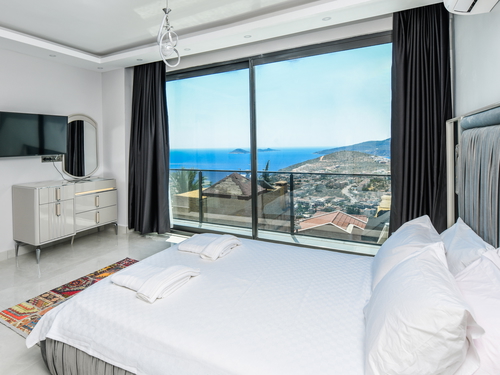  gece  -  Kasım
  | Kalkan Kızıltaş’ta Deniz Manzaralı, Muhafazakar 8 Kişilik Lüks Villa