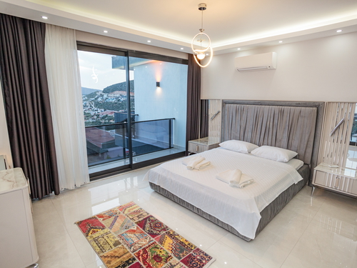  gece  -  Kasım
  | Kalkan Kızıltaş’ta Deniz Manzaralı, Muhafazakar 8 Kişilik Lüks Villa