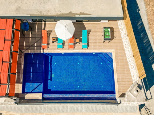  gece  -  Kasım
  | Kalkan İslamlar’da Jakuzili ve Korunaklı Havuzlu Tatil Villası