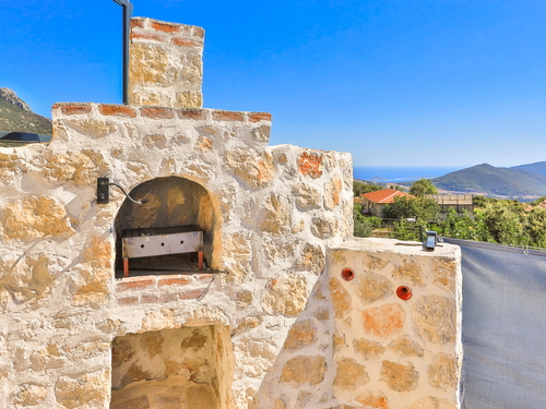  gece  -  Kasım
  | Kalkan İslamlar’da Jakuzili ve Korunaklı Havuzlu Tatil Villası