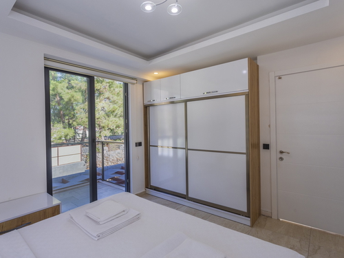  gece  -  Kasım
  | Hisarönü’nde Doğa Manzaralı, Özel Havuzlu 4 Yatak Odalı Kiralık Villa