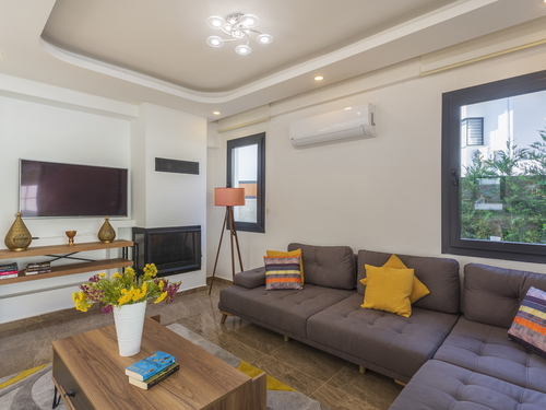  gece  -  Kasım
  | Hisarönü’nde Doğa Manzaralı, Özel Havuzlu 4 Yatak Odalı Kiralık Villa