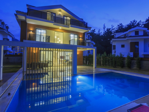  gece  -  Kasım
  | Hisarönü’nde Doğa Manzaralı, Özel Havuzlu 4 Yatak Odalı Kiralık Villa