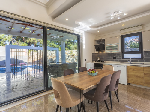  gece  -  Kasım
  | Hisarönü’nde Doğa Manzaralı, Özel Havuzlu 4 Yatak Odalı Kiralık Villa