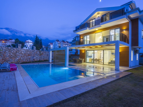  gece  -  Kasım
  | Hisarönü’nde Doğa Manzaralı, Özel Havuzlu 4 Yatak Odalı Kiralık Villa