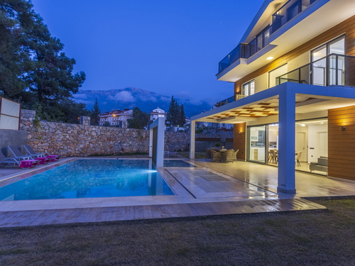  gece  -  Kasım
  | Hisarönü’nde Doğa Manzaralı, Özel Havuzlu 4 Yatak Odalı Kiralık Villa