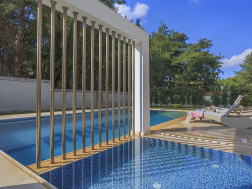  gece  -  Kasım
  | Hisarönü’nde Özel Havuzlu, Doğa Manzaralı 4 Yatak Odalı Lüks Villa