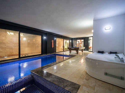gece - Kasım
| Kalkan Kördere’de Deniz Manzaralı Isıtmalı İç Havuzlu Lüks Villa