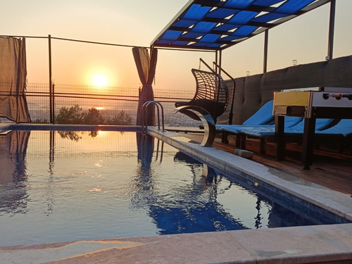  gece  -  Kasım
  | Fethiye Karaçulha’da Jakuzili, Şehir Manzaralı Özel Havuzlu Kiralık Villa