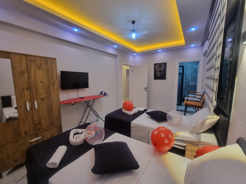  gece  -  Kasım
  | Fethiye Karaçulha’da Jakuzili, Şehir Manzaralı Özel Havuzlu Kiralık Villa