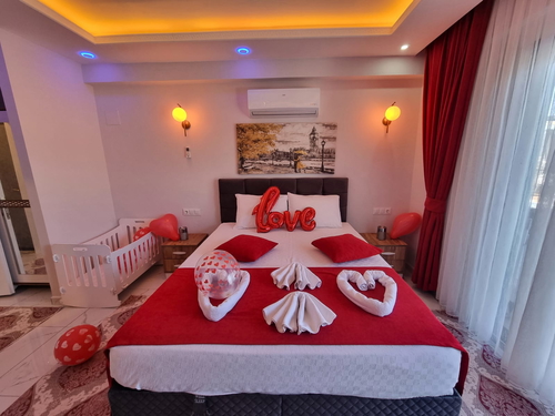  gece  -  Kasım
  | Fethiye Karaçulha’da Jakuzili, Şehir Manzaralı Özel Havuzlu Kiralık Villa