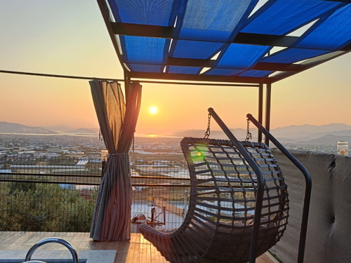  gece  -  Kasım
  | Fethiye Karaçulha’da Jakuzili, Şehir Manzaralı Özel Havuzlu Kiralık Villa