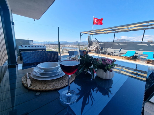  gece  -  Kasım
  | Fethiye Karaçulha’da Jakuzili, Şehir Manzaralı Özel Havuzlu Kiralık Villa