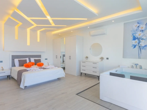  gece  -  Kasım
  | Kalkan İslamlar’da Jakuzili Balayı Villası – Doğa İçinde Romantik Kaçamak