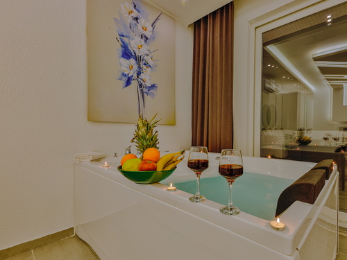  gece  -  Kasım
  | Kalkan İslamlar’da Jakuzili Balayı Villası – Doğa İçinde Romantik Kaçamak