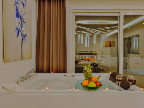 gece - Kasım
| Kalkan İslamlar’da Jakuzili Balayı Villası – Doğa İçinde Romantik Kaçamak