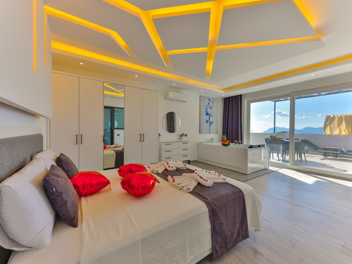 gece - Kasım
| Kalkan İslamlar’da Jakuzili Balayı Villası – Doğa İçinde Romantik Kaçamak