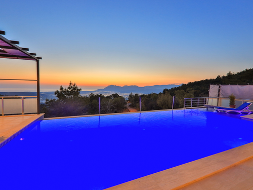  gece  -  Kasım
  | Kalkan İslamlar Köyü’nde Jakuzili ve Korunaklı Havuzlu Kiralık Villa