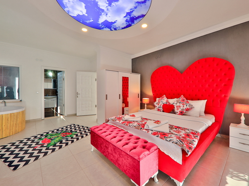  gece  -  Kasım
  | Kalkan İslamlar Köyü’nde Jakuzili ve Korunaklı Havuzlu Kiralık Villa