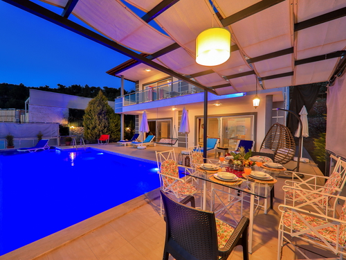  gece  -  Kasım
  | Kalkan İslamlar Köyü’nde Jakuzili ve Korunaklı Havuzlu Kiralık Villa
