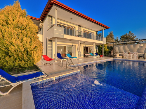  gece  -  Kasım
  | Kalkan İslamlar Köyü’nde Jakuzili ve Korunaklı Havuzlu Kiralık Villa