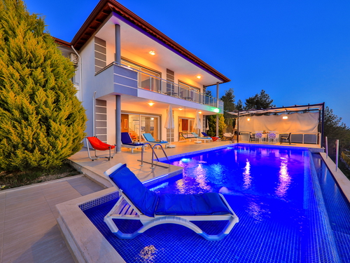 gece - Kasım
| Kalkan İslamlar Köyü’nde Jakuzili ve Korunaklı Havuzlu Kiralık Villa