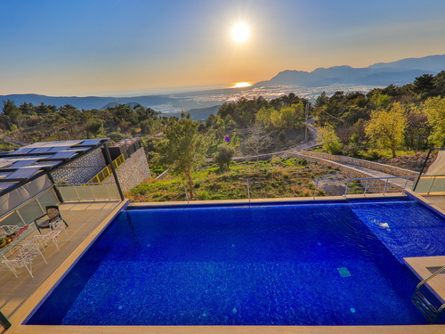 gece - Kasım
| Kalkan İslamlar Köyü’nde Jakuzili ve Korunaklı Havuzlu Kiralık Villa