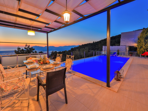  gece  -  Kasım
  | Kalkan İslamlar Köyü’nde Jakuzili ve Korunaklı Havuzlu Kiralık Villa