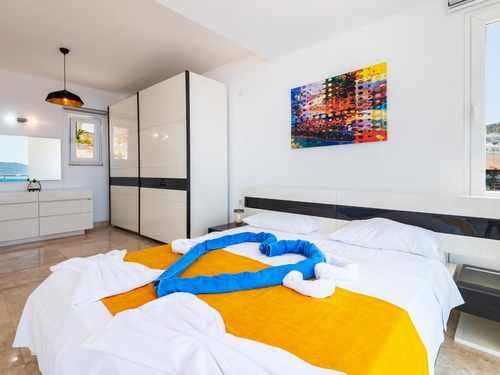  gece  -  Kasım
  | Kalkan Kışla’da Deniz Manzaralı Geniş Kiralık Villa