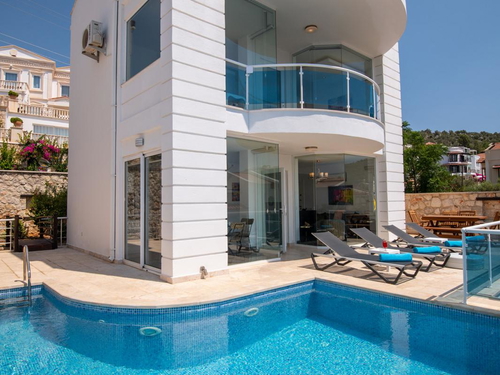 gece  -  Kasım
  | Kalkan Kışla’da Deniz Manzaralı Geniş Kiralık Villa