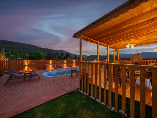  gece  -  Kasım
  | Kaş Ahatlı’da Özel Havuzlu 2 Kişilik Tiny House Tatili