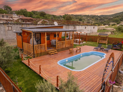  gece  -  Kasım
  | Kaş Ahatlı’da Özel Havuzlu 2 Kişilik Tiny House Tatili