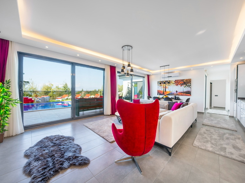  gece  -  Kasım
  | Kalkan Üzümlü’de Korunaklı Havuzlu ve Jakuzili Tatil Villası