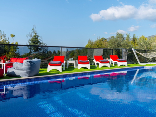  gece  -  Kasım
  | Kalkan Üzümlü’de Korunaklı Havuzlu ve Jakuzili Tatil Villası