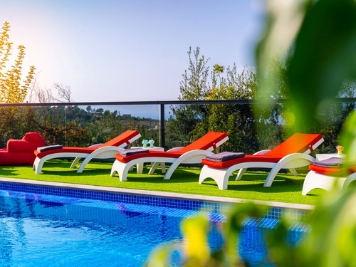  gece  -  Kasım
  | Kalkan Üzümlü’de Korunaklı Havuzlu ve Jakuzili Tatil Villası