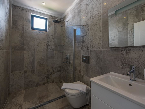  gece  -  Kasım
  | Kalkan Üzümlü’de Doğa Manzaralı, Korunaklı ve Jakuzili Tatil Villası