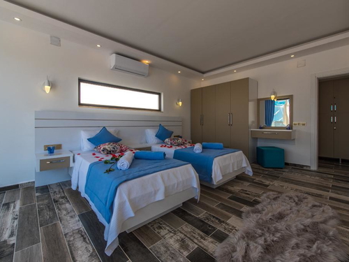 gece - Kasım
| Kalkan Üzümlü’de Doğa Manzaralı, Korunaklı ve Jakuzili Tatil Villası
