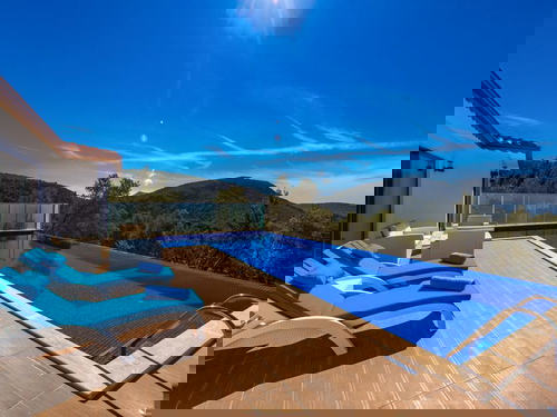  gece  -  Kasım
  | Kalkan Üzümlü’de Doğa Manzaralı, Korunaklı ve Jakuzili Tatil Villası