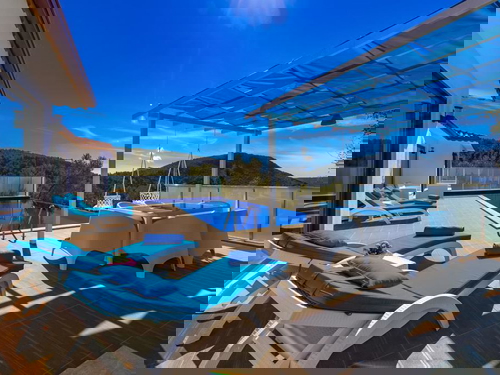  gece  -  Kasım
  | Kalkan Üzümlü’de Doğa Manzaralı, Korunaklı ve Jakuzili Tatil Villası