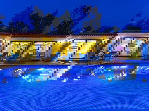  gece  -  Kasım
  | Kalkan Üzümlü’de Doğa Manzaralı, Korunaklı ve Jakuzili Tatil Villası