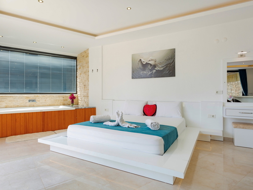 gece - Kasım
| Kalkan Yeşilköy’de Jakuzili ve Korunaklı Özel Havuzlu Villa