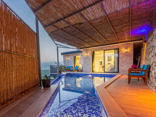 gece - Kasım
| Kalkan Yeşilköy’de Jakuzili ve Korunaklı Özel Havuzlu Villa