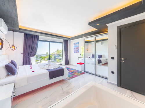  gece  -  Kasım
  | İslamlar Köyü’nde Jakuzili ve Korunaklı Havuzlu Kiralık Villa