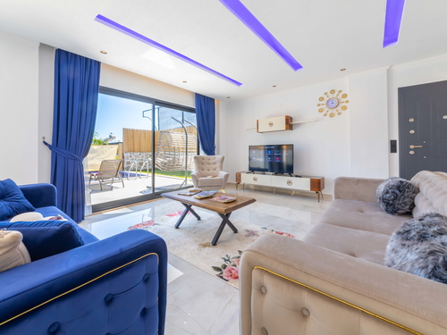  gece  -  Kasım
  | İslamlar Köyü’nde Jakuzili ve Korunaklı Havuzlu Kiralık Villa