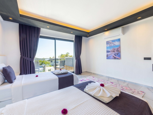  gece  -  Kasım
  | İslamlar Köyü’nde Jakuzili ve Korunaklı Havuzlu Kiralık Villa