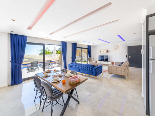  gece  -  Kasım
  | İslamlar Köyü’nde Jakuzili ve Korunaklı Havuzlu Kiralık Villa
