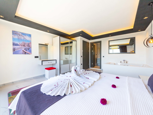  gece  -  Kasım
  | İslamlar Köyü’nde Jakuzili ve Korunaklı Havuzlu Kiralık Villa